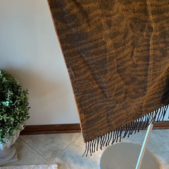 Animal print black brown stripe women’s CAPE / SHAWL / WRAP fringe warm one size - Picture 4 of 7